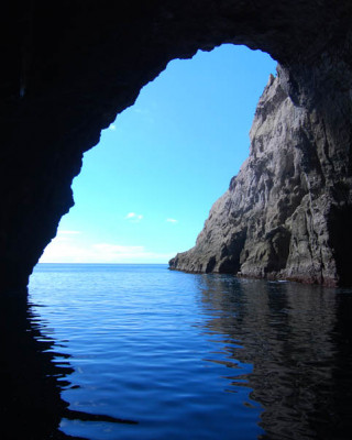 Orua Cave - Cathedral Cove Scenic Cruises